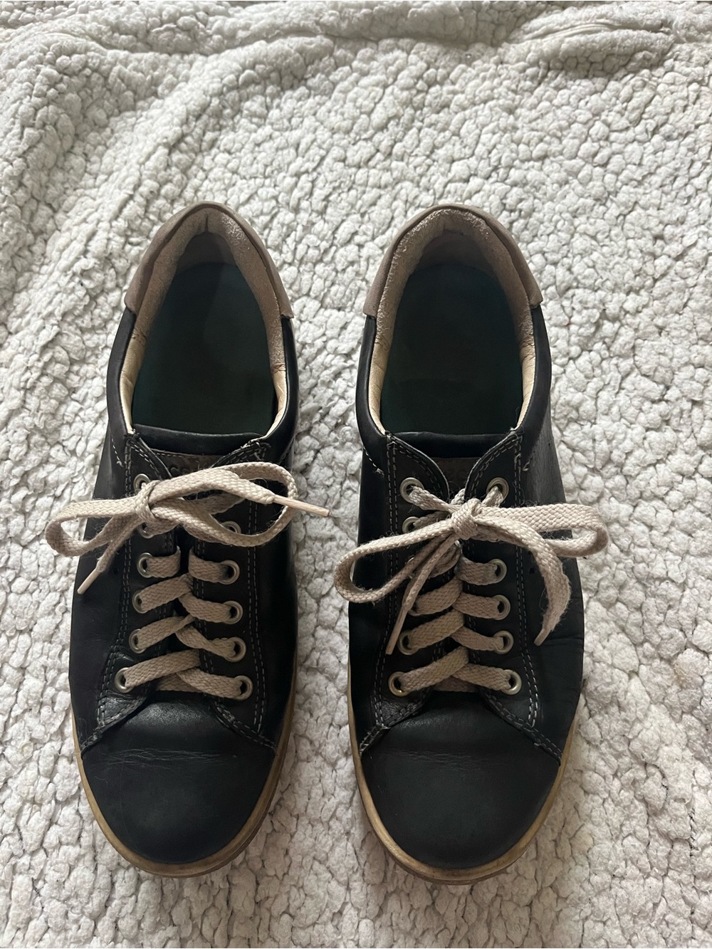 Ecco Black Leather Sneakers with Cream Laces
